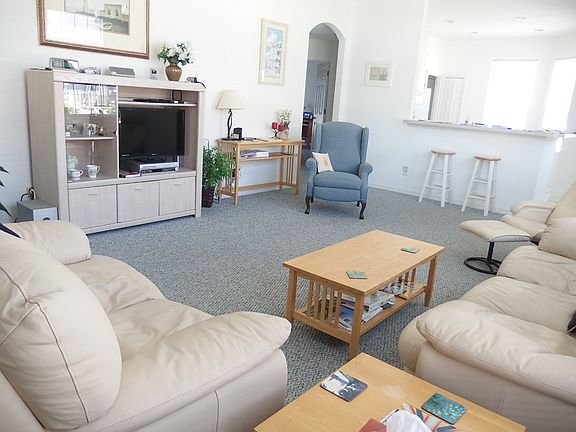 Great Room and Breakfast bar