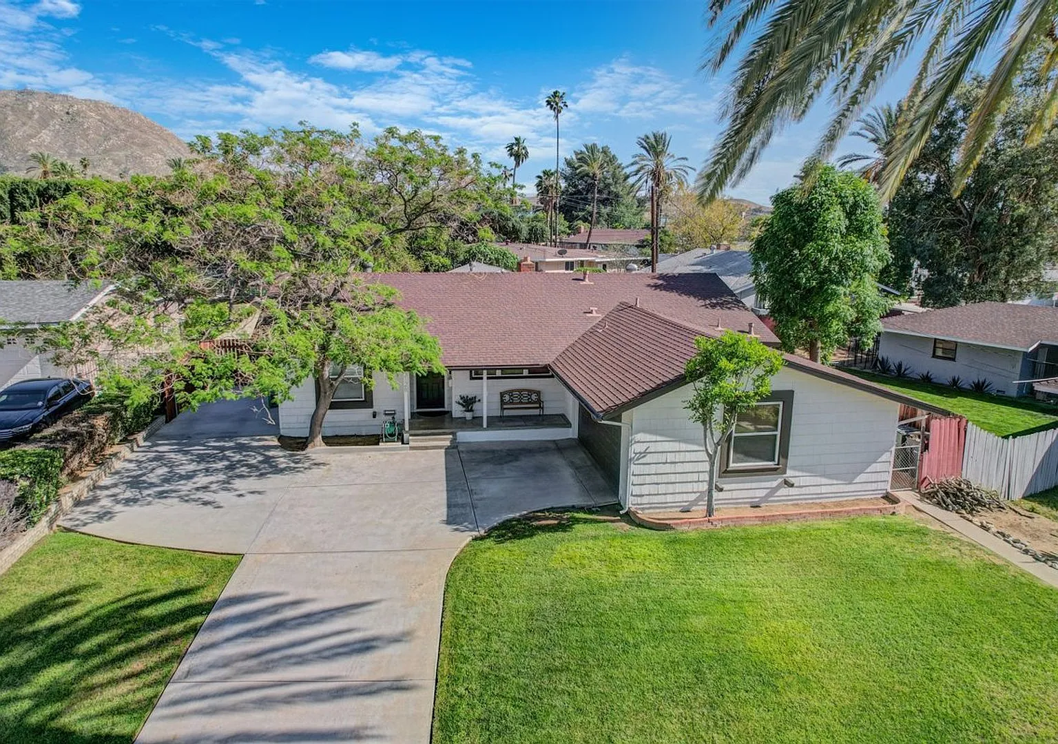 House for Rent- 4 bedrooms 2 baths, within walking distance of UC Riverside — Photo 1