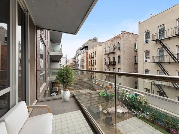 1135 45th Ave #3F, Long Island City, NY 11101