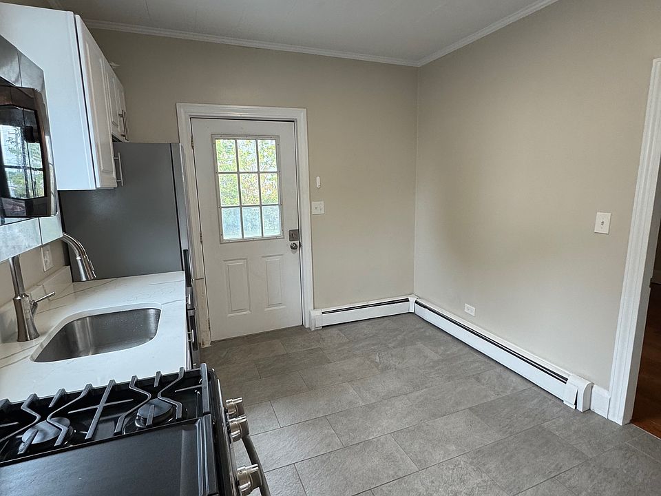 Kitchen / Dining