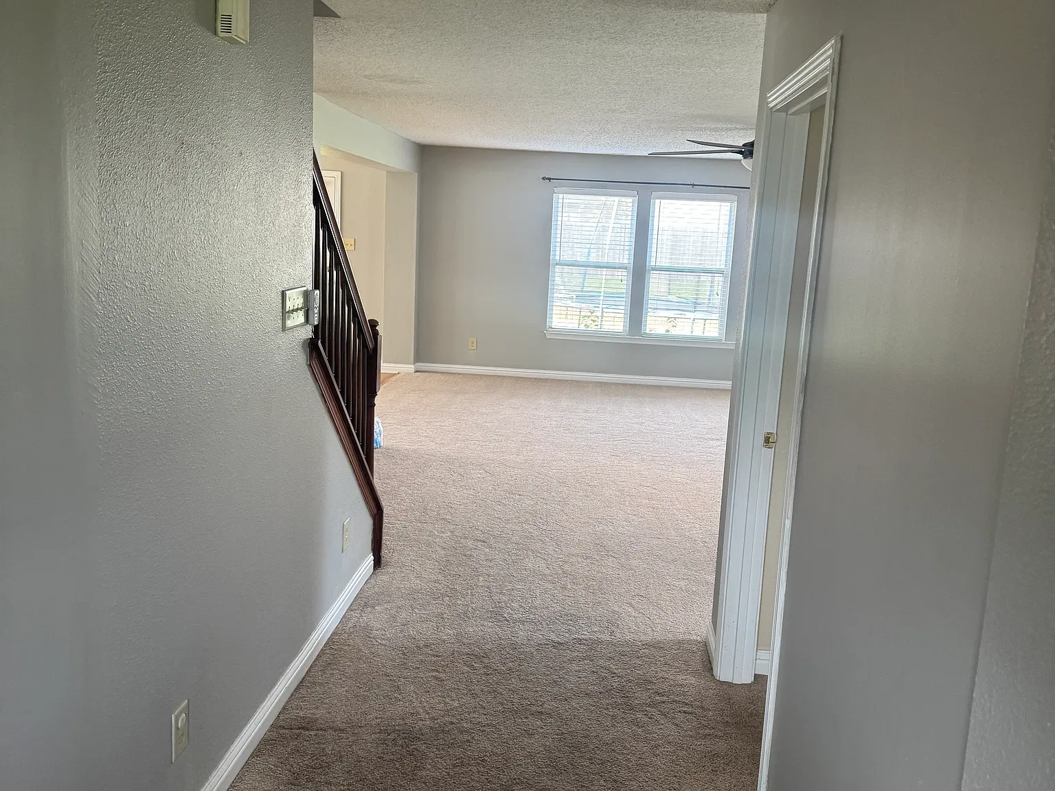 4 bed, 3036 sqft, $2,200 — Photo 3