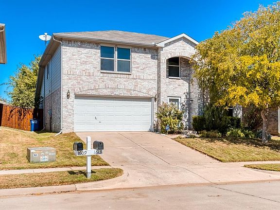 3rd image of 1613 Heatherknoll Ln