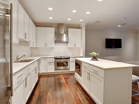 3rd image of 1029 Esplanade Ave #P9