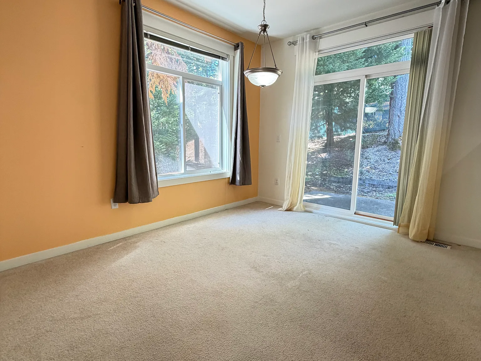 3 bed, 3.5 bath, 1730 sqft, $3,645 — Photo 4