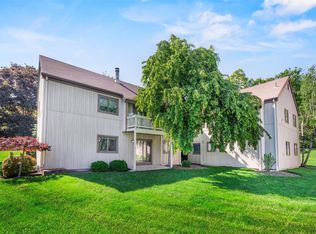 39 Sycamore Dr, Middletown, NY 10940