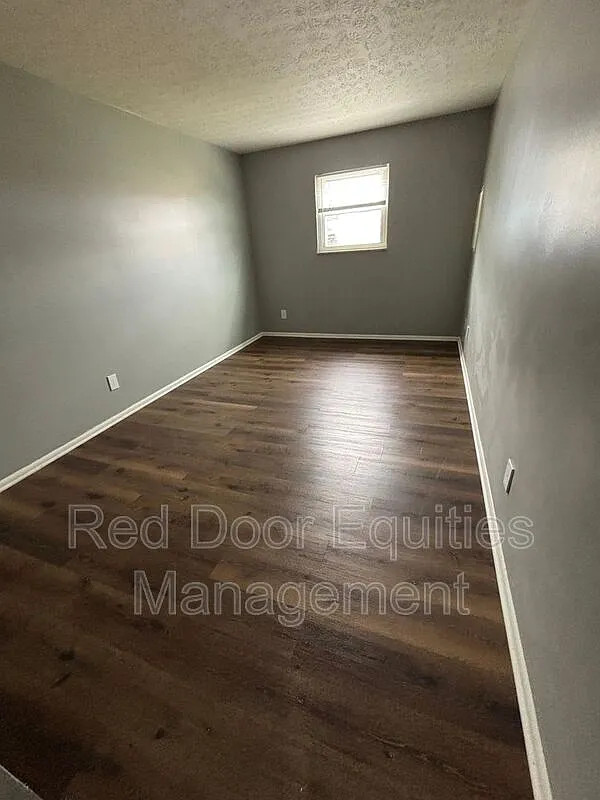 1 bed, 1.0 bath, $875 — Photo 4