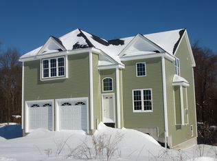 9 Morningside Dr, Medway, MA 02053