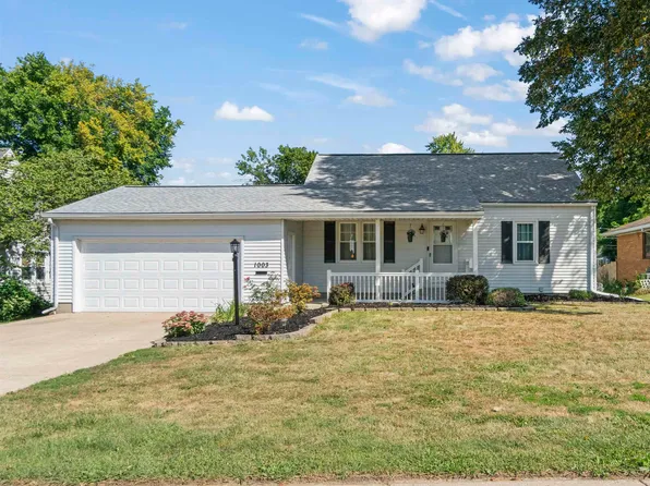 1003 Walnut St, Washington, IL 61571