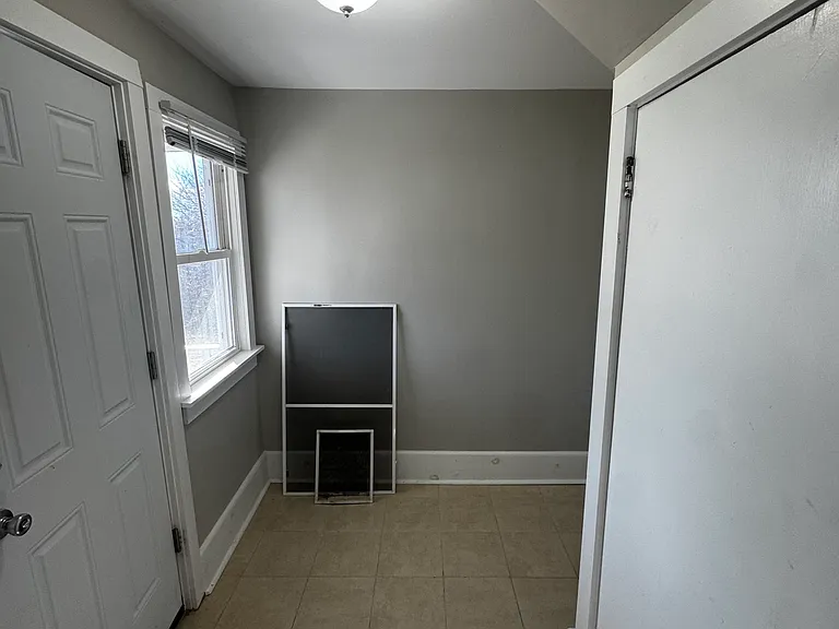 1611 Ontario Ave #1 — Photo 2