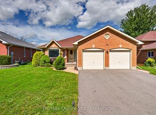 26 Oak Ridge Blvd, Belleville, ON K8N 5W1