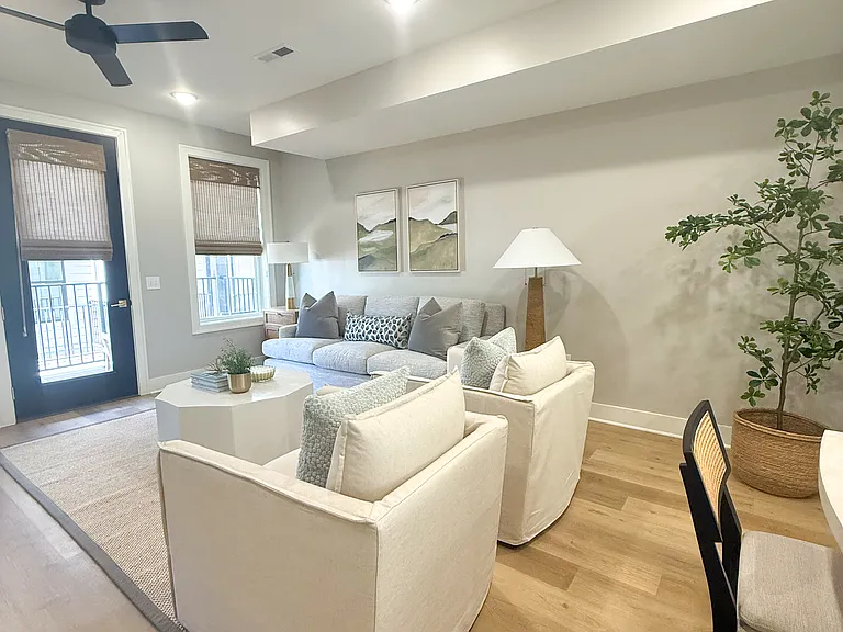 512 Mobile St — Photo 21