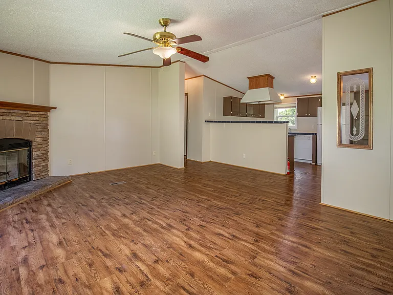 60 Brooklane Dr — Photo 5