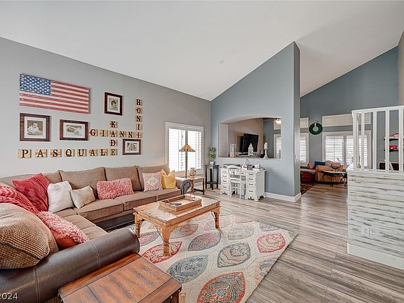 3rd image of 322 Black Rock Hills Dr