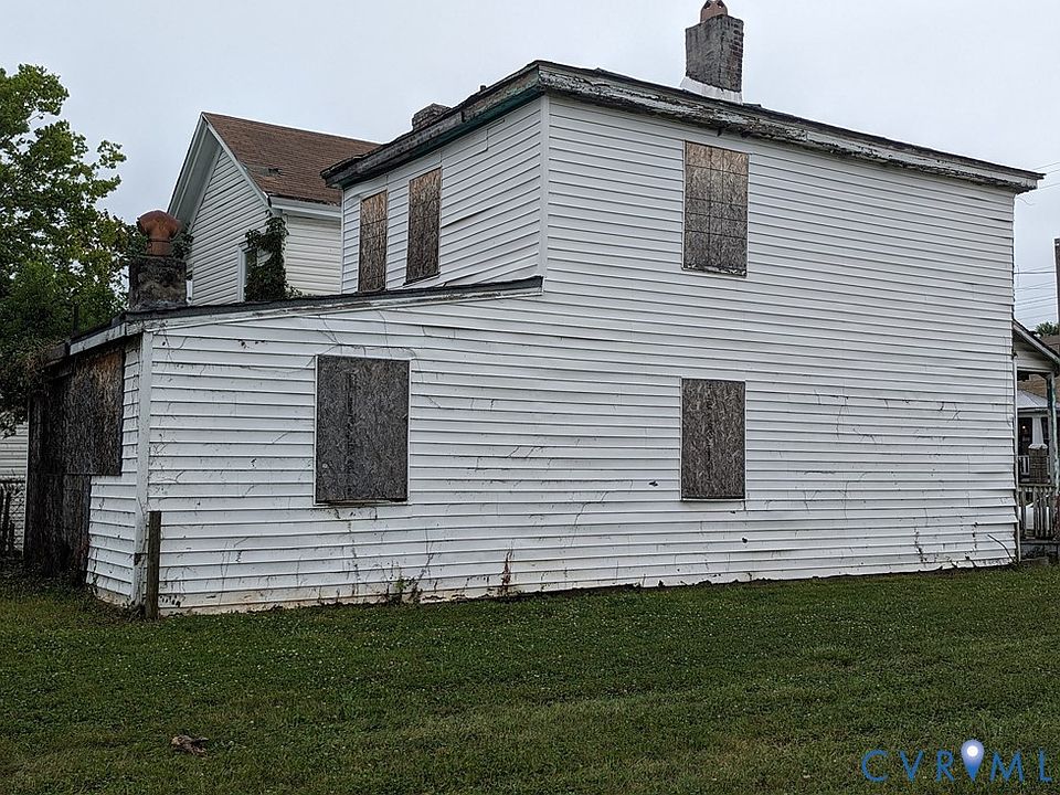 2nd image of 1902 Bainbridge St