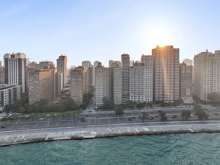 The Deco North Lake Shore — Photo 72
