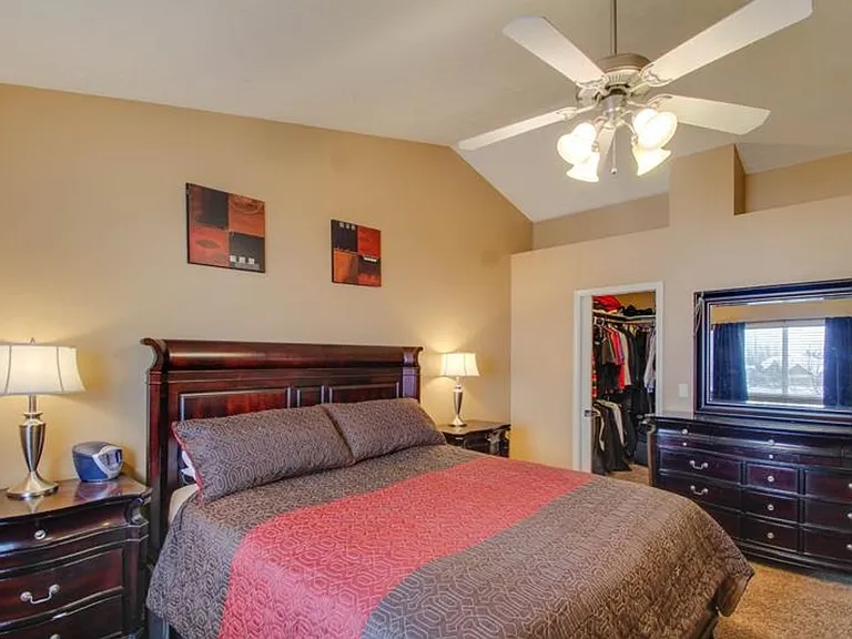 2291 E Meadow Creek Dr — Photo 8