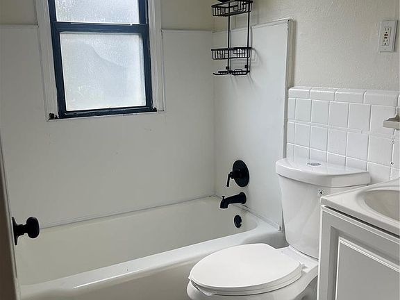 4th image of 7504 Balfour Dr