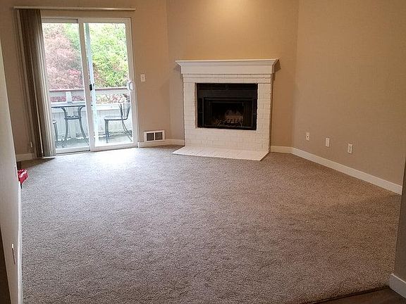 3rd image of 14200 NE 171st St Unit F205