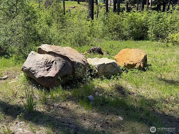 3rd image of 28 Legacy Trail