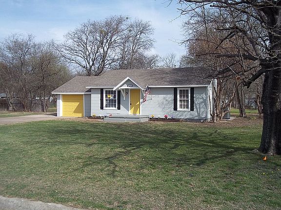 3rd image of 7636 Colton Dr