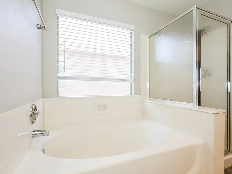 1218 Cobble Lake Ave — Photo 12