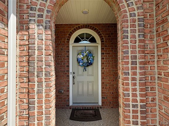 3rd image of 6715 Donahue Dr
