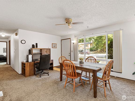 4th image of 3920 Celeste Court SE