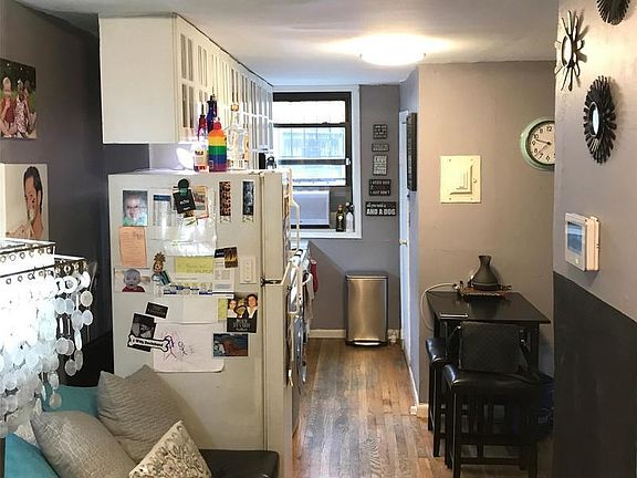 3rd image of 456 W 47th St APT 5A