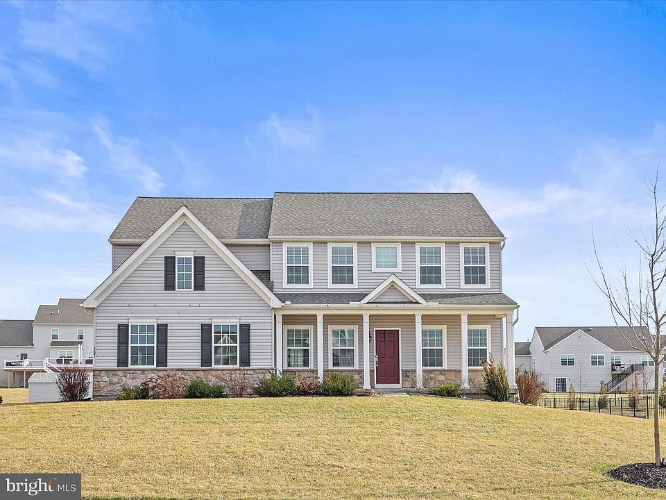 1st image of 407 Peggy Ln