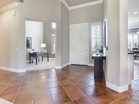 4th image of 1903 Glenbrook Ln