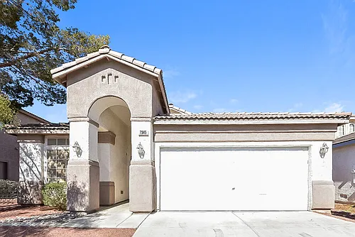 7945 Quail Mountain Ln Photo 1