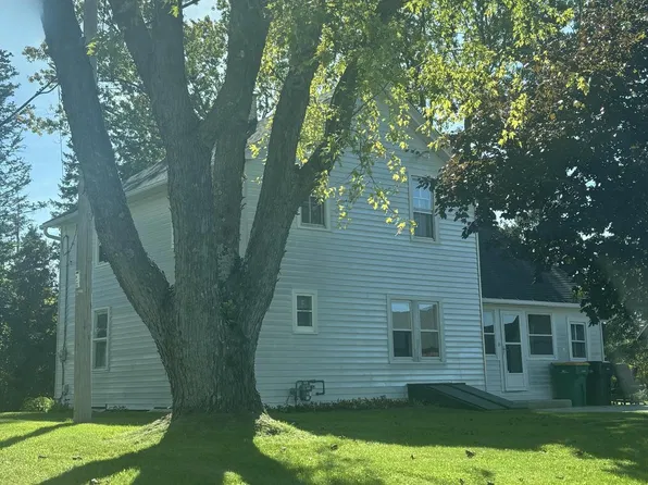 1401 Granville ROAD, Cedarburg, WI 53012