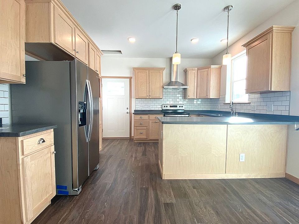 1st image of 1020 5th Ave S #B