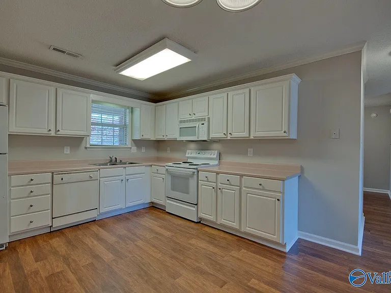 113 Claytor Ln — Photo 9