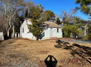 39 Circuit Rd N, West Yarmouth, MA 02673