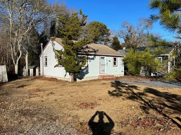 39 Circuit Road N, West Yarmouth, MA 02673