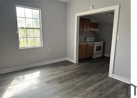 2 bed, $1,100 — Photo 4