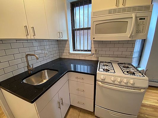 5th image of 169 E 102nd St APT 5A