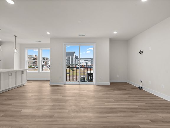 3rd image of 23688 Bolton Crescent Ter #S0t8em