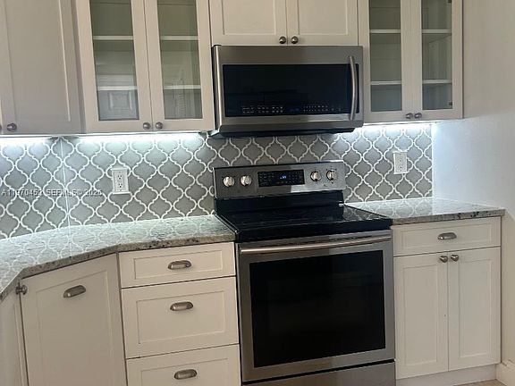 3rd image of 3255 NE 184th St APT 12215