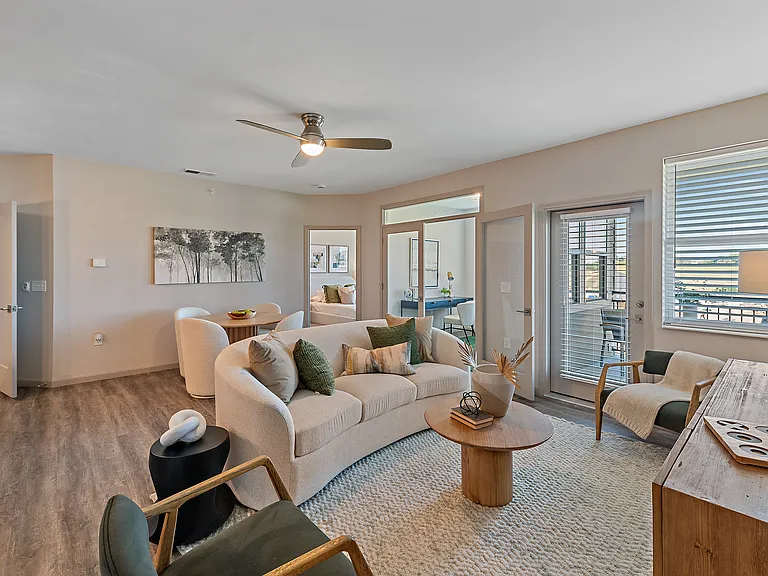 19Nineteen Promenade — Photo 166