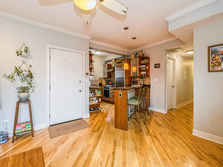 3914 N Kedvale Ave #1 — Photo 4