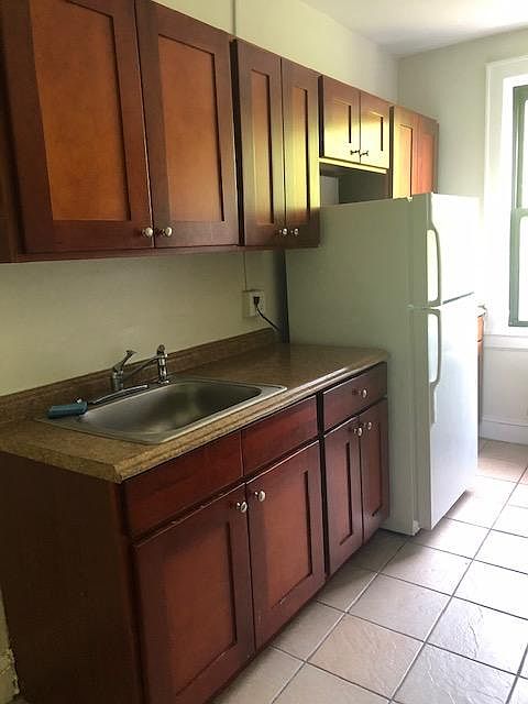1st image of 312 Main St APT 4A