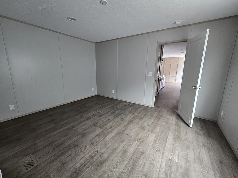 1943 Boxwood Ln — Photo 13