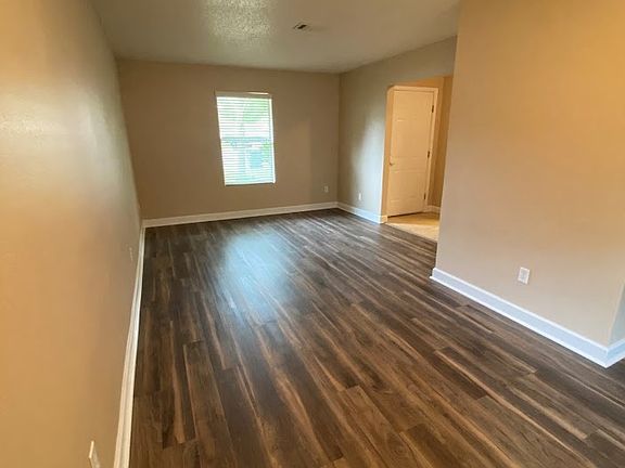3rd image of 36 Skystone Ct