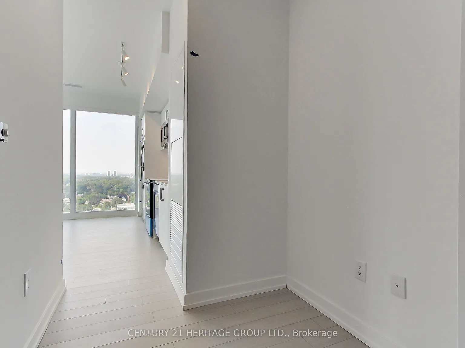 3 bed, $2,800 — Photo 4