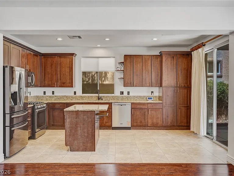 3034 Carbondale St — Photo 14