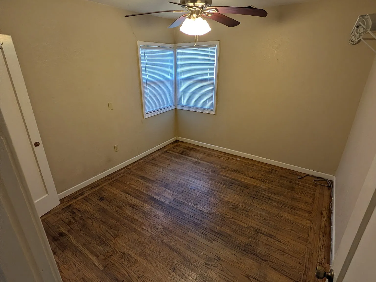 3 bed, 789 sqft, $2,595 — Photo 1