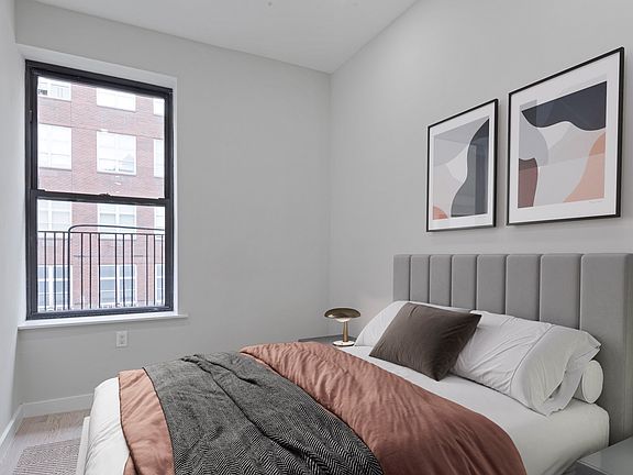 4th image of 128 E 86th St APT 3D