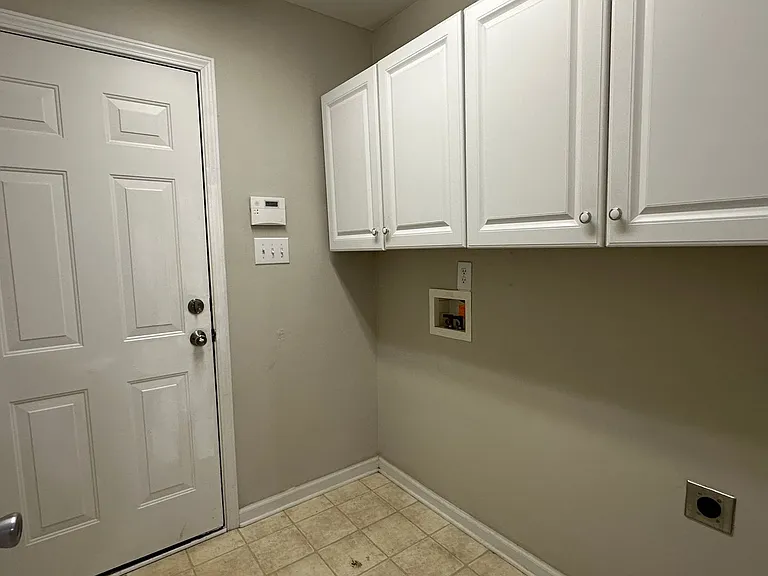 3679 Pioneer Dr — Photo 15